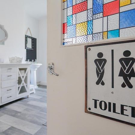 Windsor House Villa Londonderry Bagian luar foto