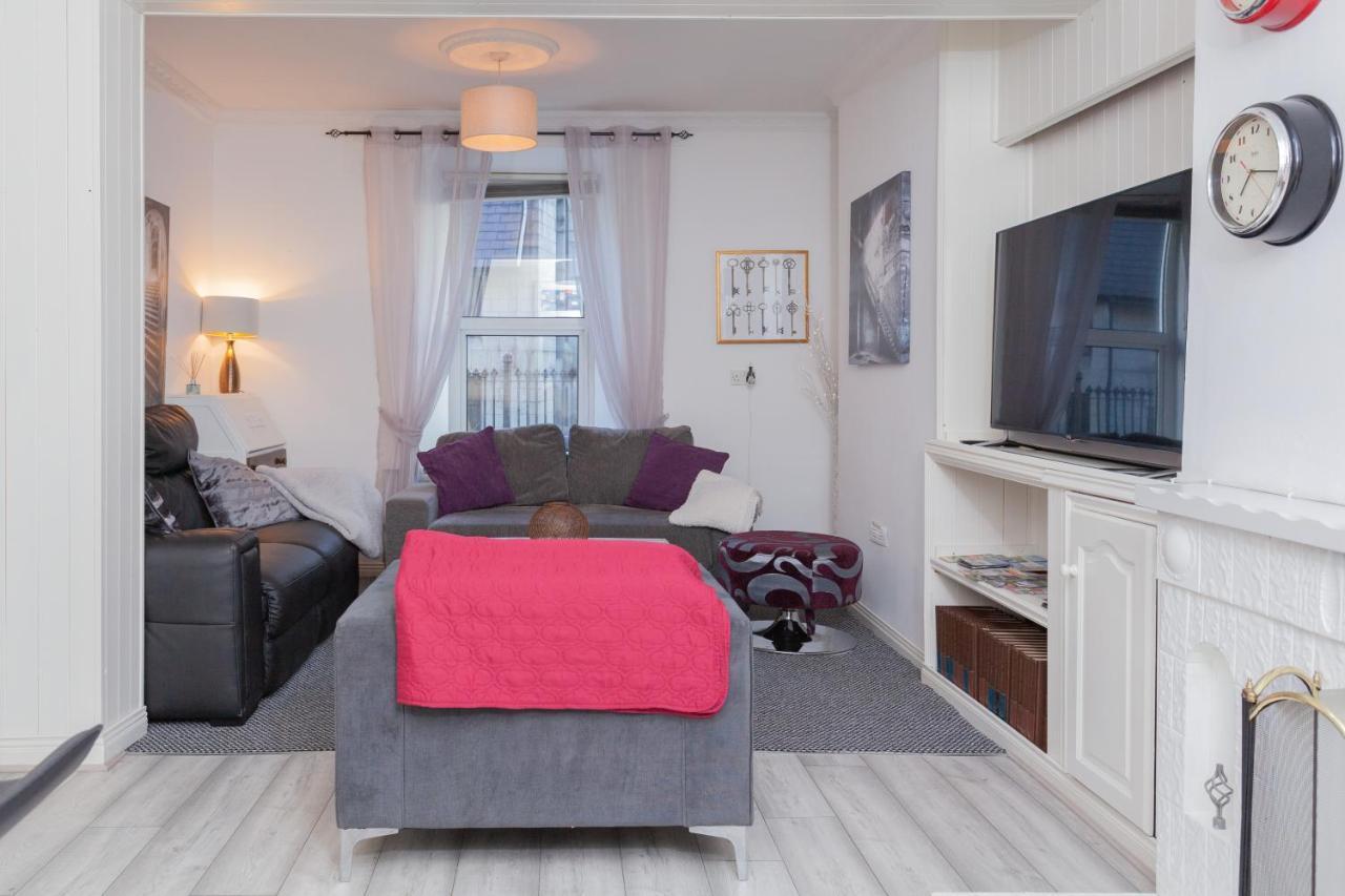 Windsor House Villa Londonderry Bagian luar foto
