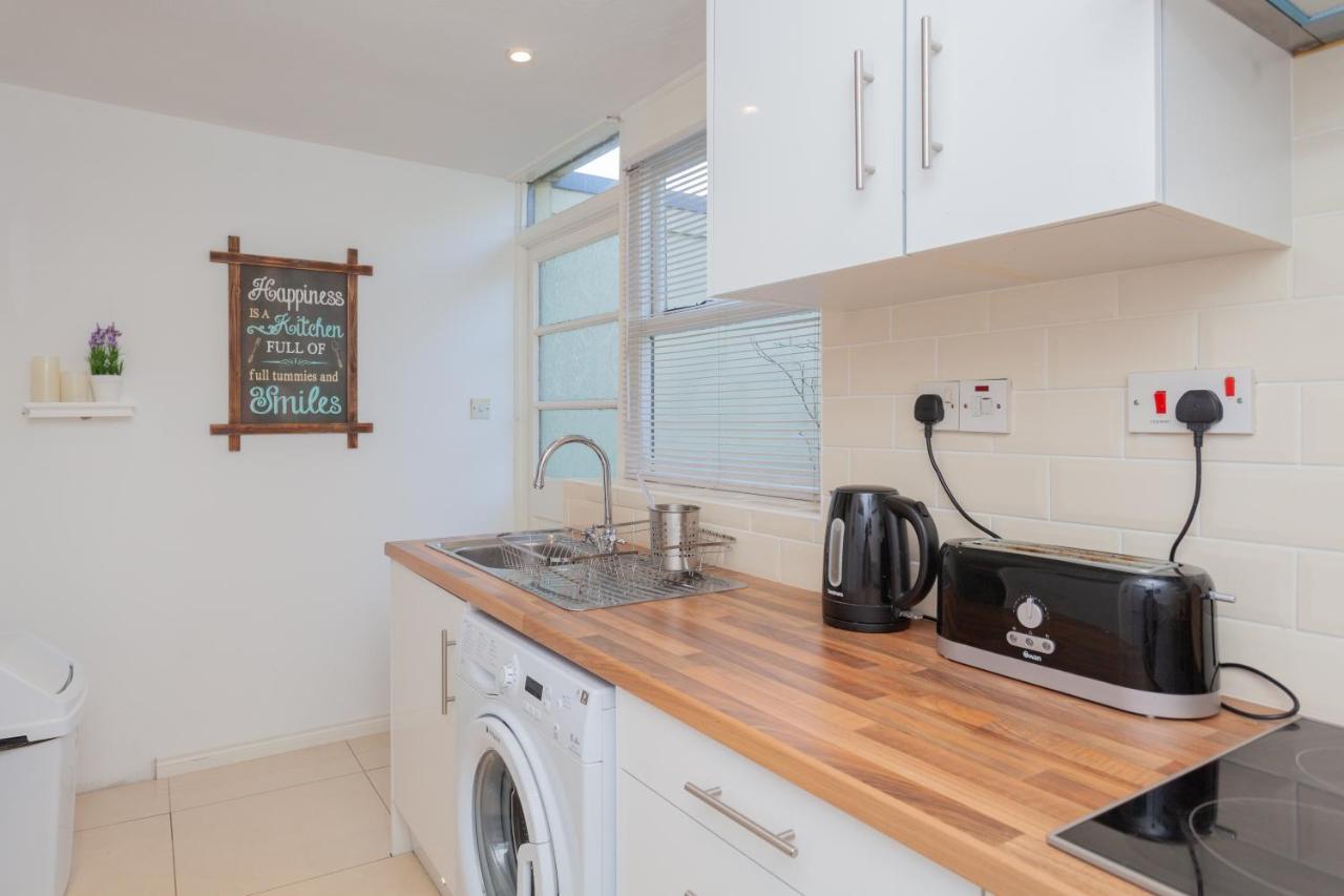 Windsor House Villa Londonderry Bagian luar foto