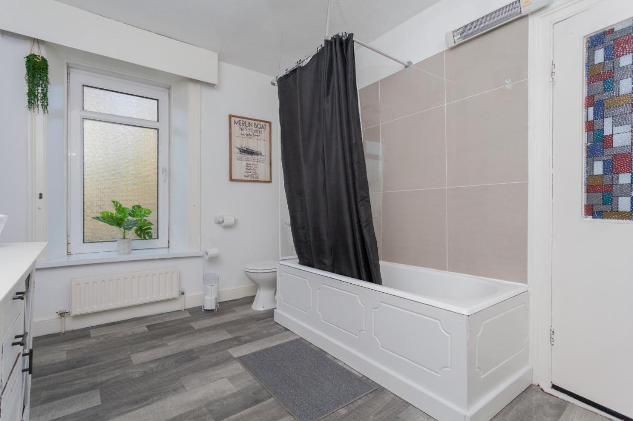 Windsor House Villa Londonderry Bagian luar foto
